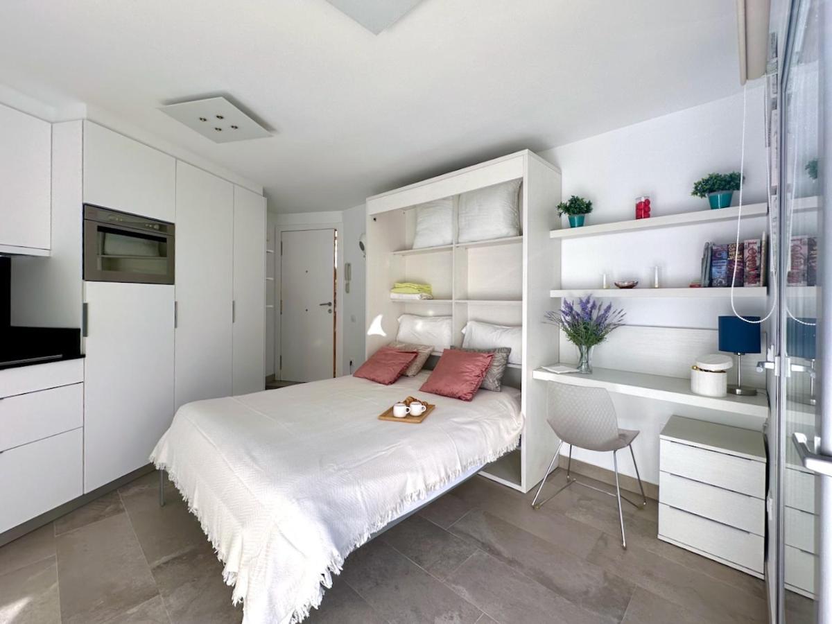 Modern Near The Sea Calp